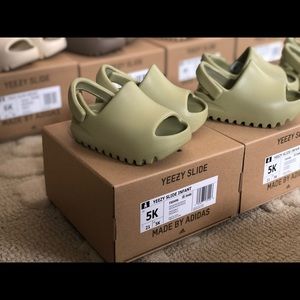 Yeezy Resin Slides